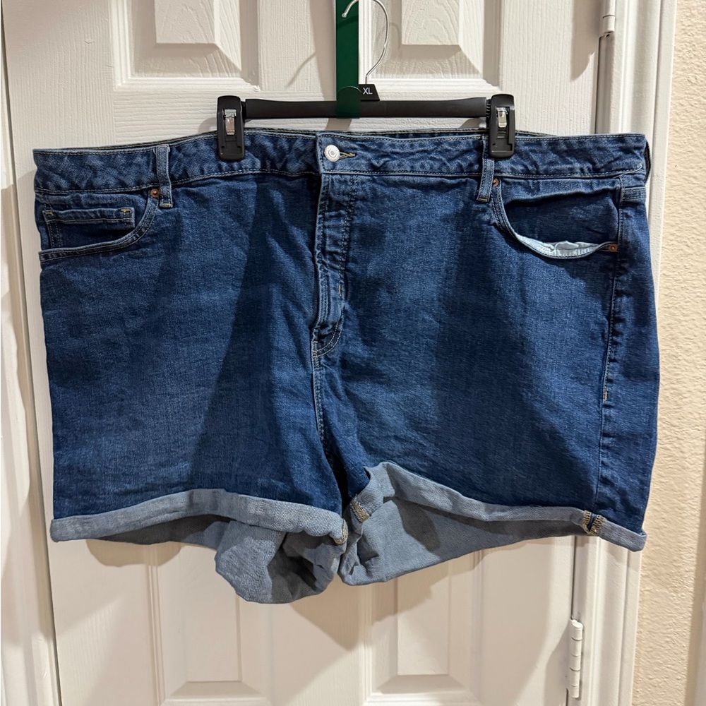 New Old Navy Women’s Plus Size 26 High Rise OG Straight Denim Shorts